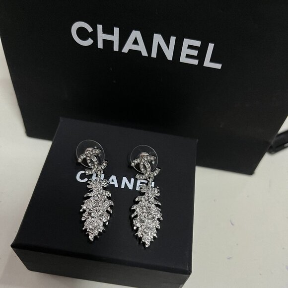 Chanel Pendant earrings - Picture 1 of 5